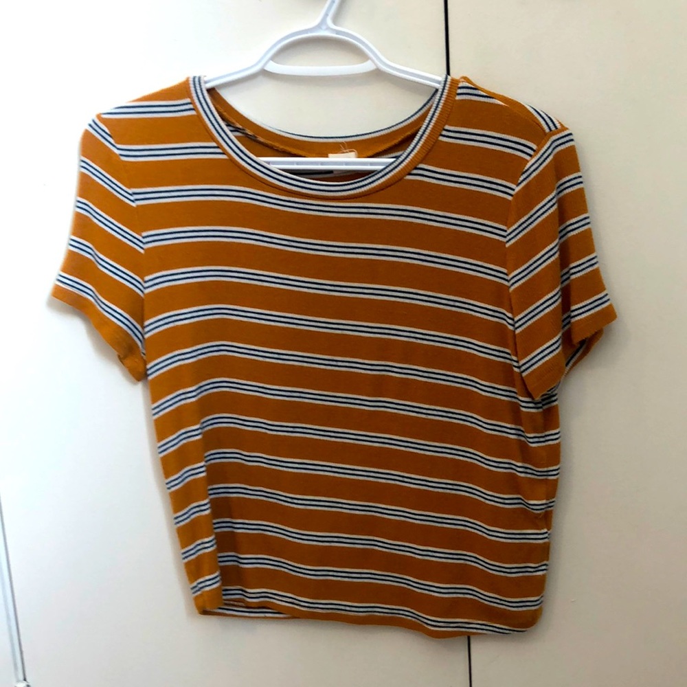 Garage cropped top